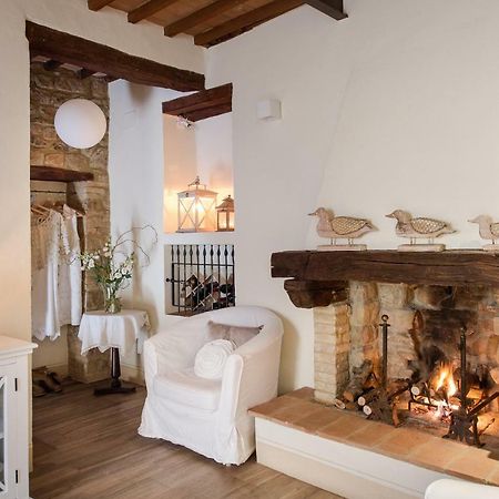 הוילה Castelnuovo dellʼAbate La Casa Di Alice מראה חיצוני תמונה